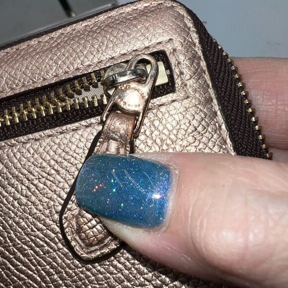 Coach Women's Metallic Universal Wallet with Phone Pocket in Rose Gold Pebble Le - Picture 8 of 8